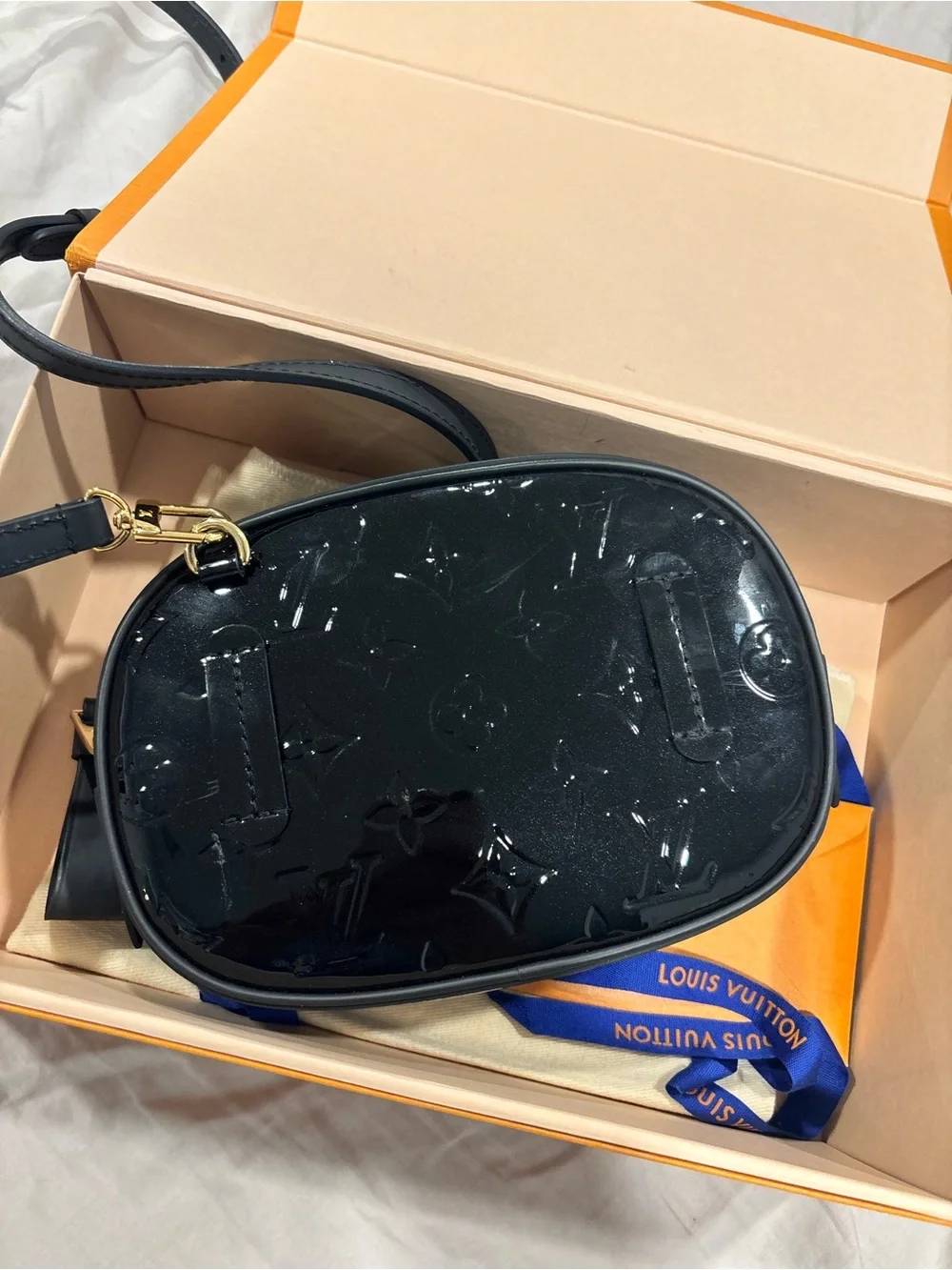 Louis Vuitton Black Vernis Oval Crossbody Bag with Gold Hardware
